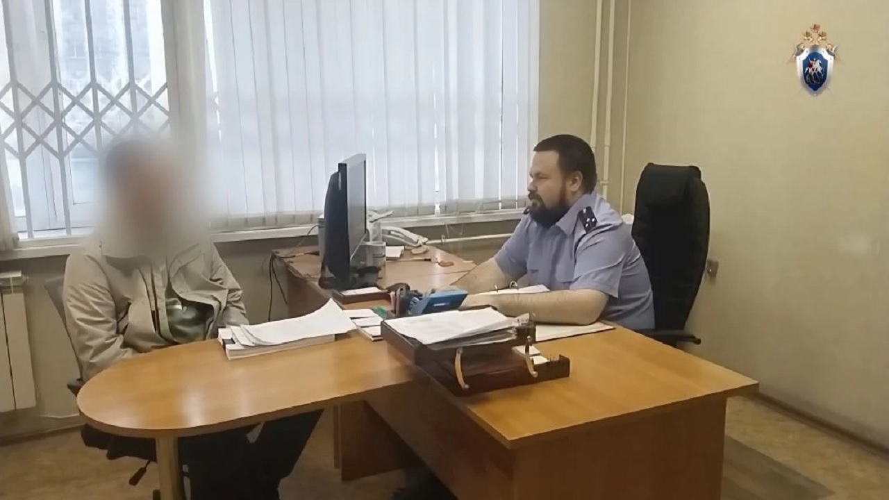 В Челябинске задержали мужчину, который напал на 12-летнюю девочку в лифте В Челябинске задержали мужчину, который напал на 12-летнюю девочку в лифте