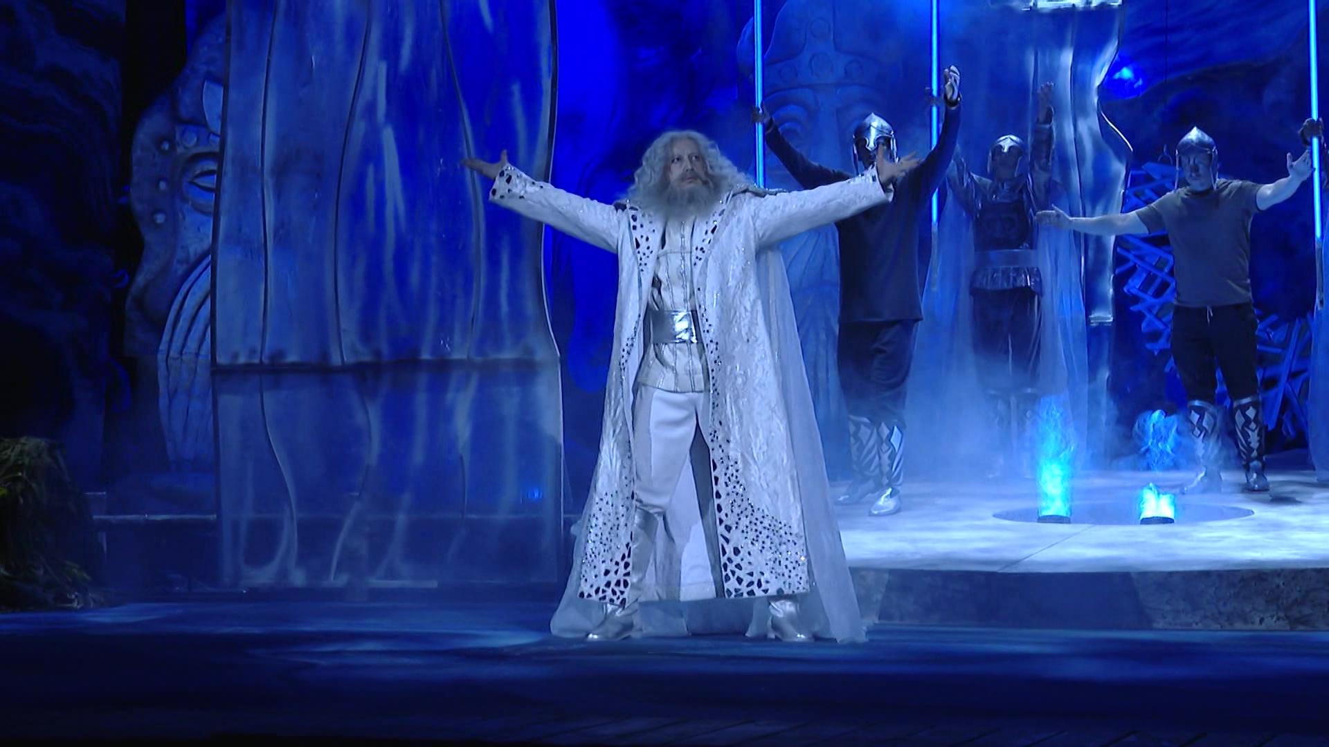 Больше сотни костюмов и декораций: в театре оперы и балета состоялась премьера "Снегурочки" Больше сотни костюмов и декораций: в театре оперы и балета состоялась премьера "Снегурочки"