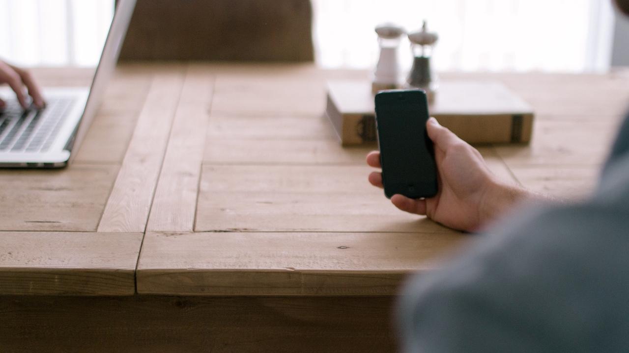 Полный заряд: как продлить жизнь аккумулятору телефона Полный заряд: как продлить жизнь аккумулятору телефона