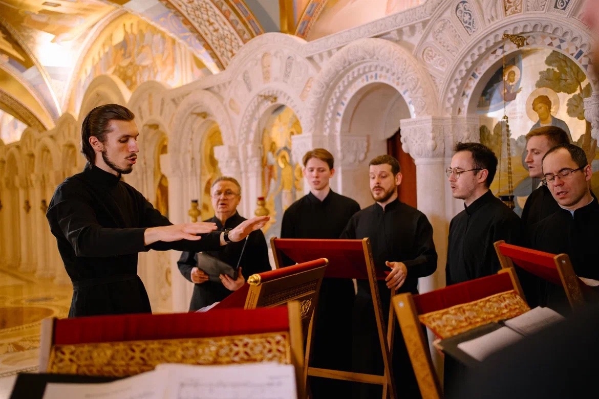 Архиерейский мужской хор из Челябинска борется за 5 млн рублей в проекте "Ну-ка, все вместе!"