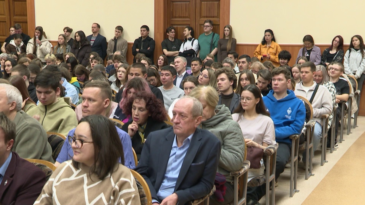 Глава Магнитогорска обсудил развитие города со студентами и педагогами МГТУ