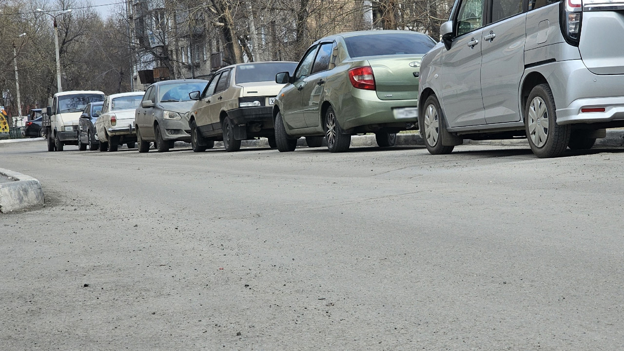 Челябинцам разъяснили, кто отвечает за состояние дорог во дворе