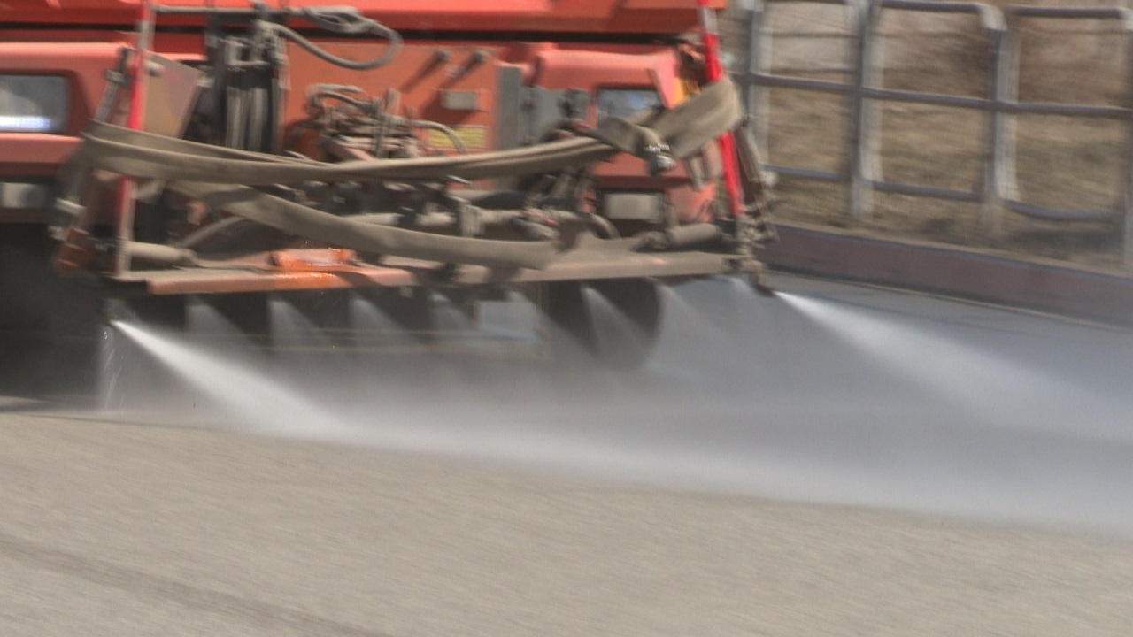 Дорожники Магнитогорска показали, как проходит генеральная уборка улиц Дорожники Магнитогорска показали, как проходит генеральная уборка улиц