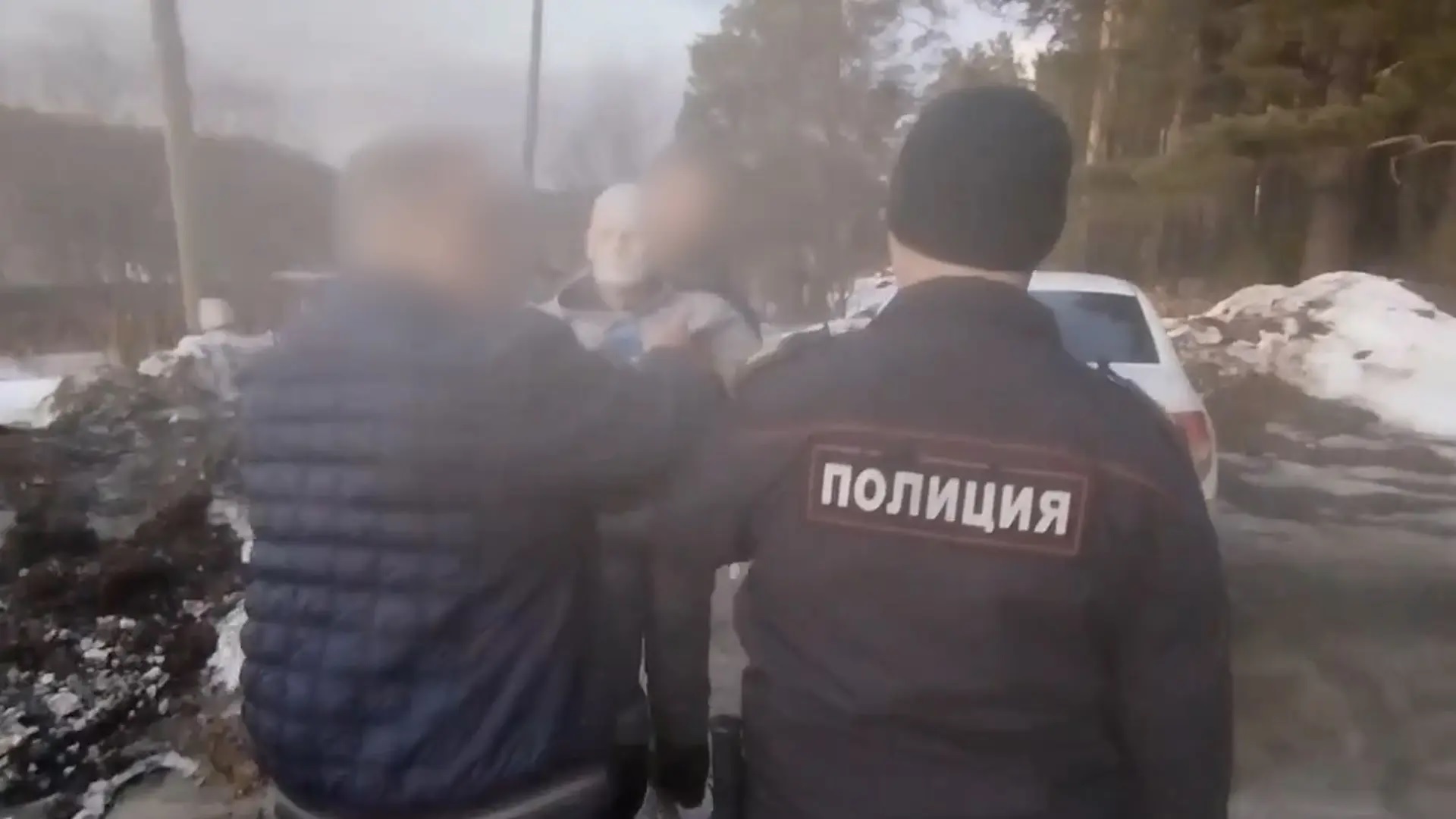 В Златоусте застрелили мужчину и спрятали оружие в стене офиса В Златоусте застрелили мужчину и спрятали оружие в стене офиса