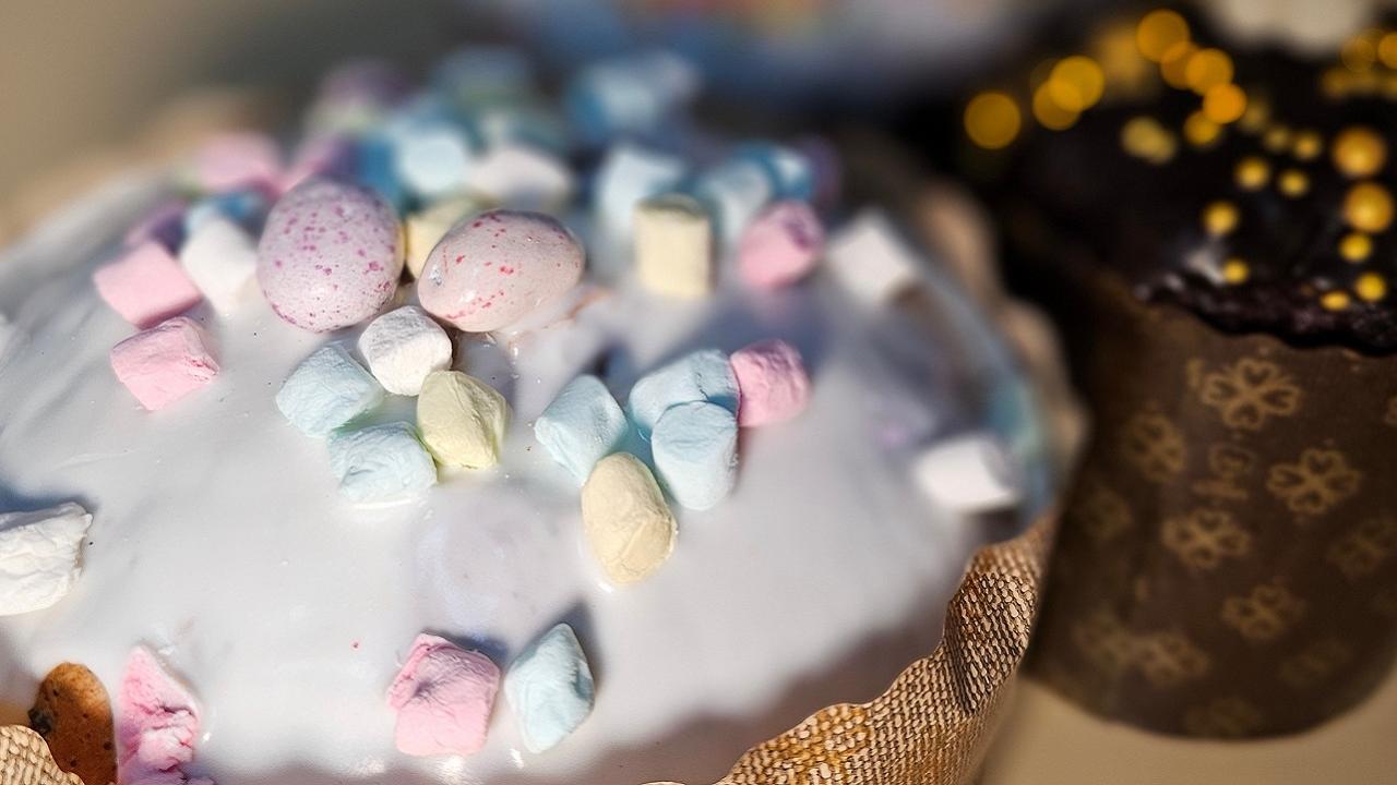 С дубайским шоколадом и сложным декором: куличи премиум-класса продают в Челябинске