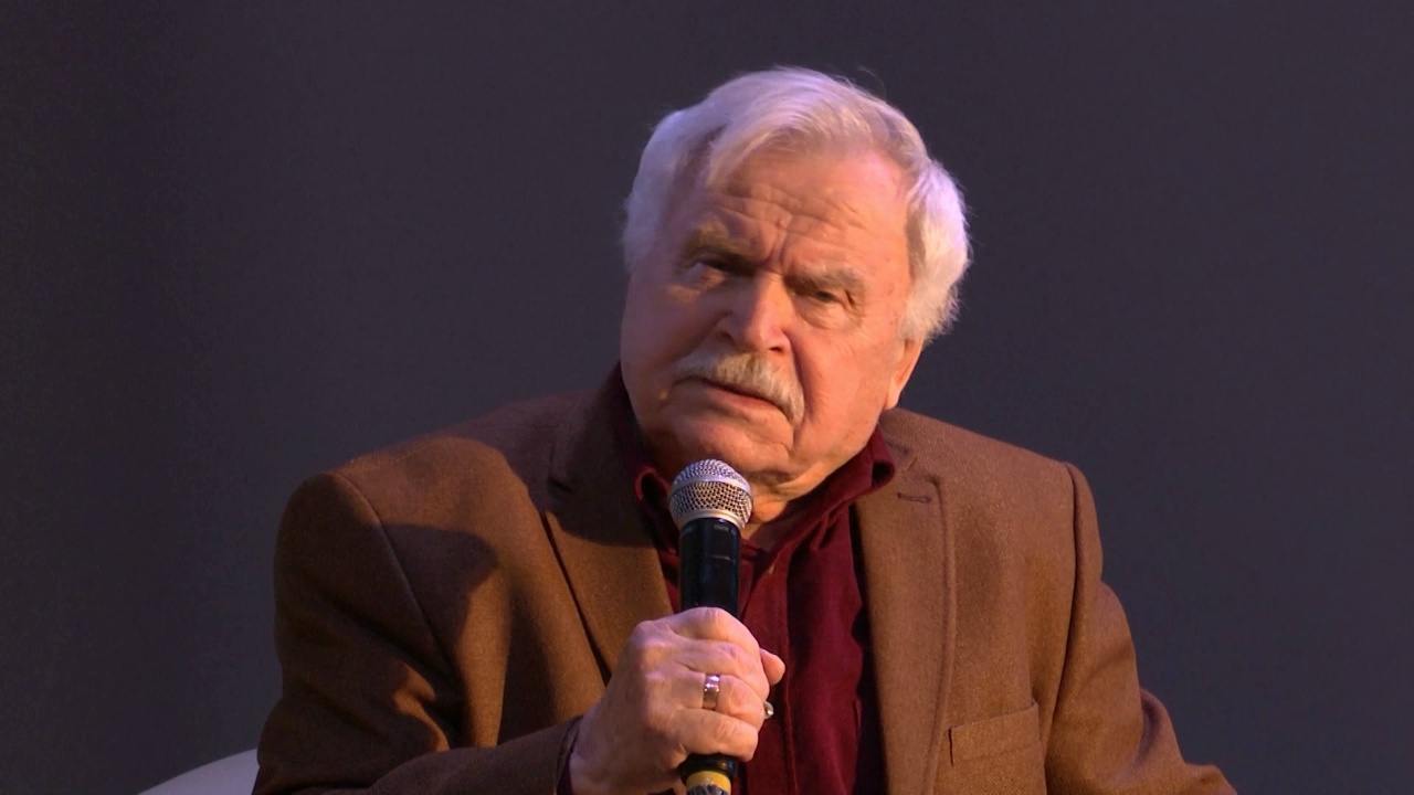 Актер Сергей Никоненко встретился с челябинскими студентами и педагогами