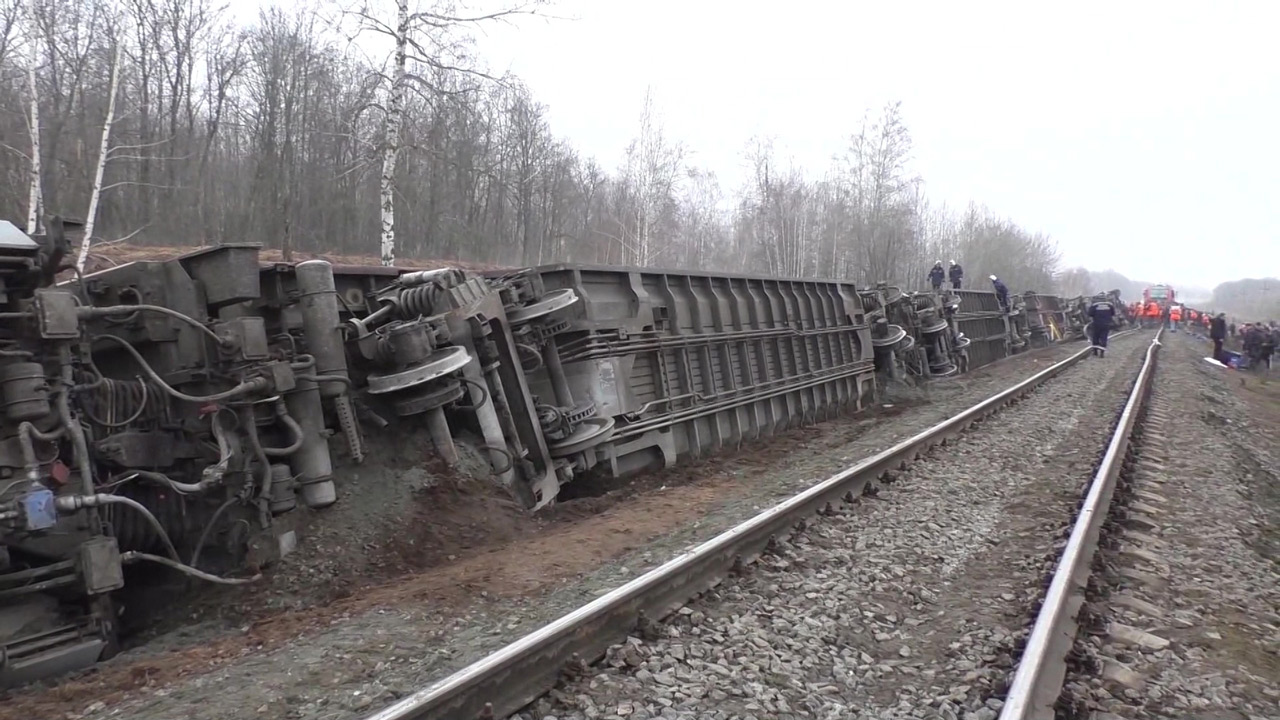 Сотрудников служб, спасавших людей при сходе поезда Москва — Челябинск, наградят