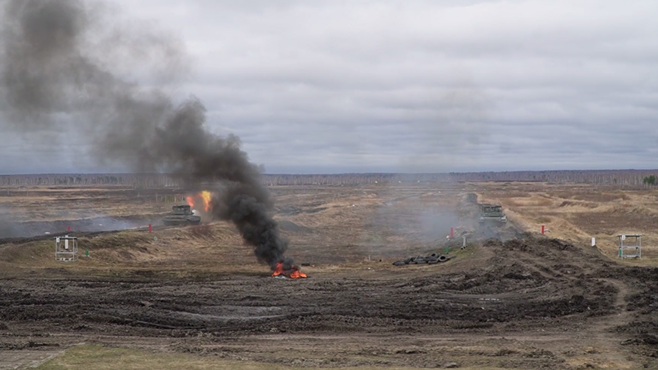 На Урале курсанты-танкисты поразили условного противника На Урале курсанты-танкисты поразили условного противника