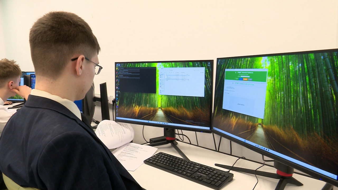 Лучших учителей информатики определят в Челябинской области