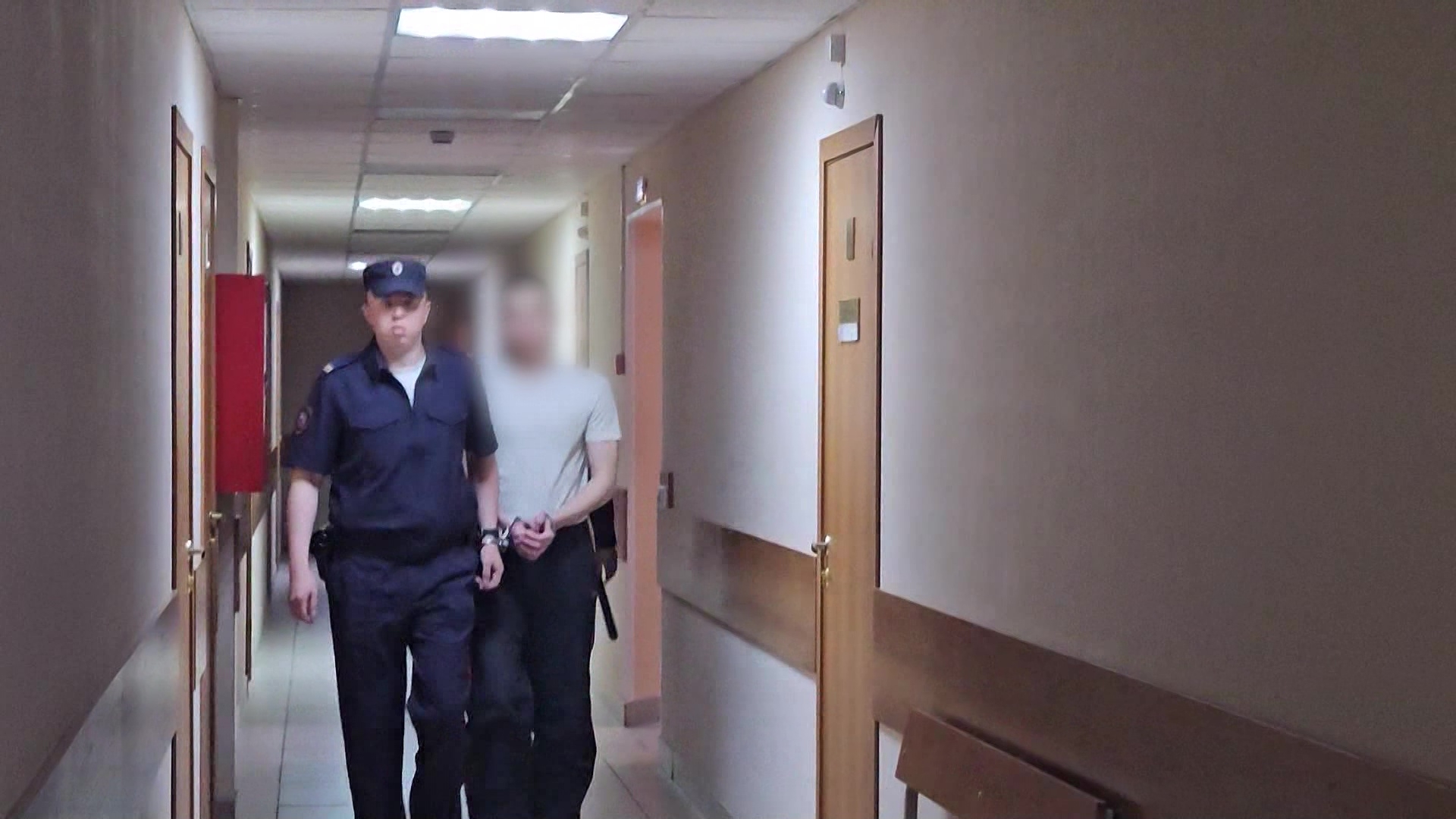 Мать отказалась от сына-подростка, который напал на школьника в Челябинске Мать отказалась от сына-подростка, который напал на школьника в Челябинске