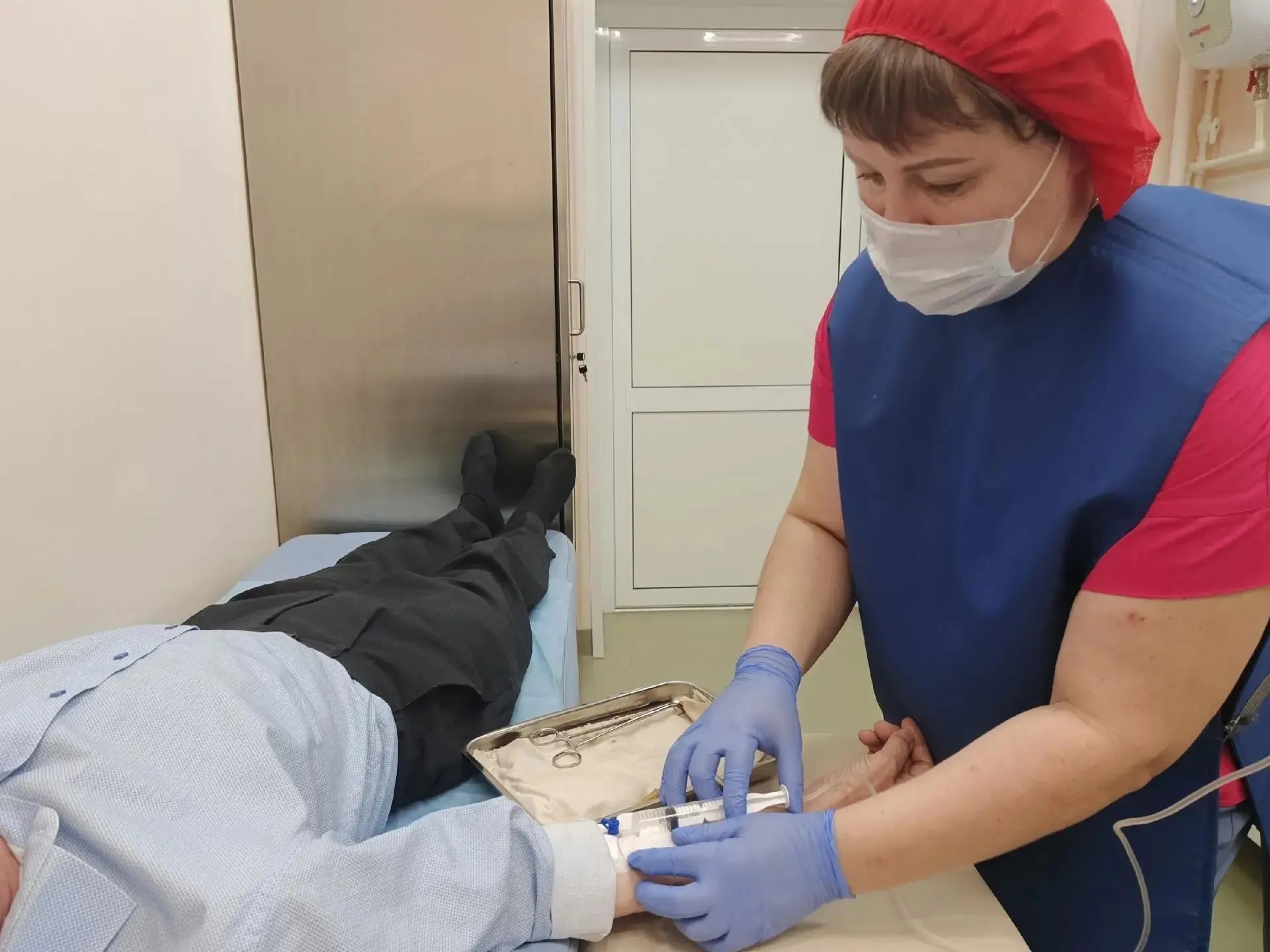 В Челябинске начали лечить рак новым радиоактивным препаратом В Челябинске начали лечить рак новым радиоактивным препаратом