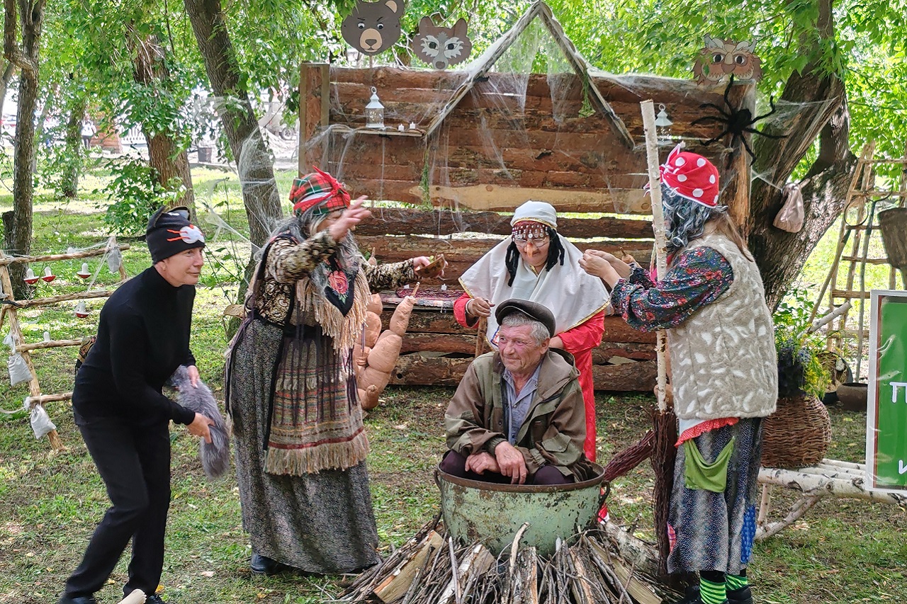 Сказки народов России представили на фестивале в Верхнеуральске