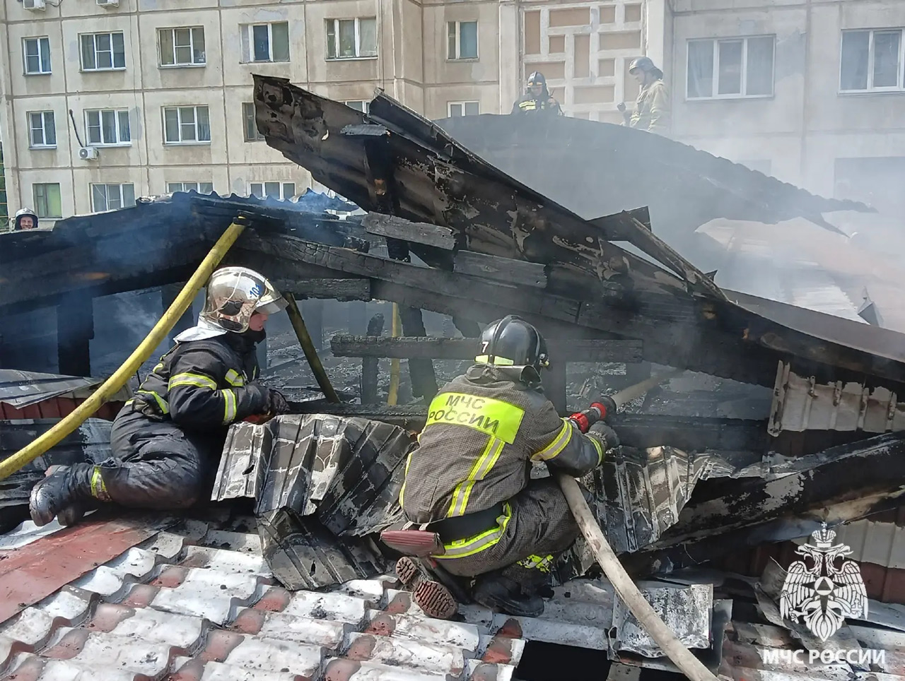 В Челябинске загорелась ветклиника: пожар локализовали на площади 200 кв. м В Челябинске загорелась ветклиника: пожар локализовали на площади 200 кв. м