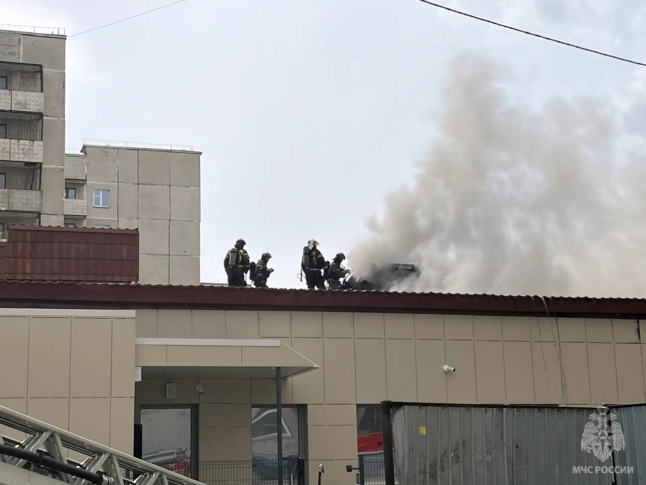 В Челябинске загорелась ветклиника: пожар локализовали на площади 200 кв. м В Челябинске загорелась ветклиника: пожар локализовали на площади 200 кв. м
