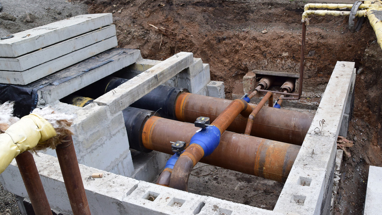 В Челябинске почти 250 домов остаются без горячей воды после опрессовки