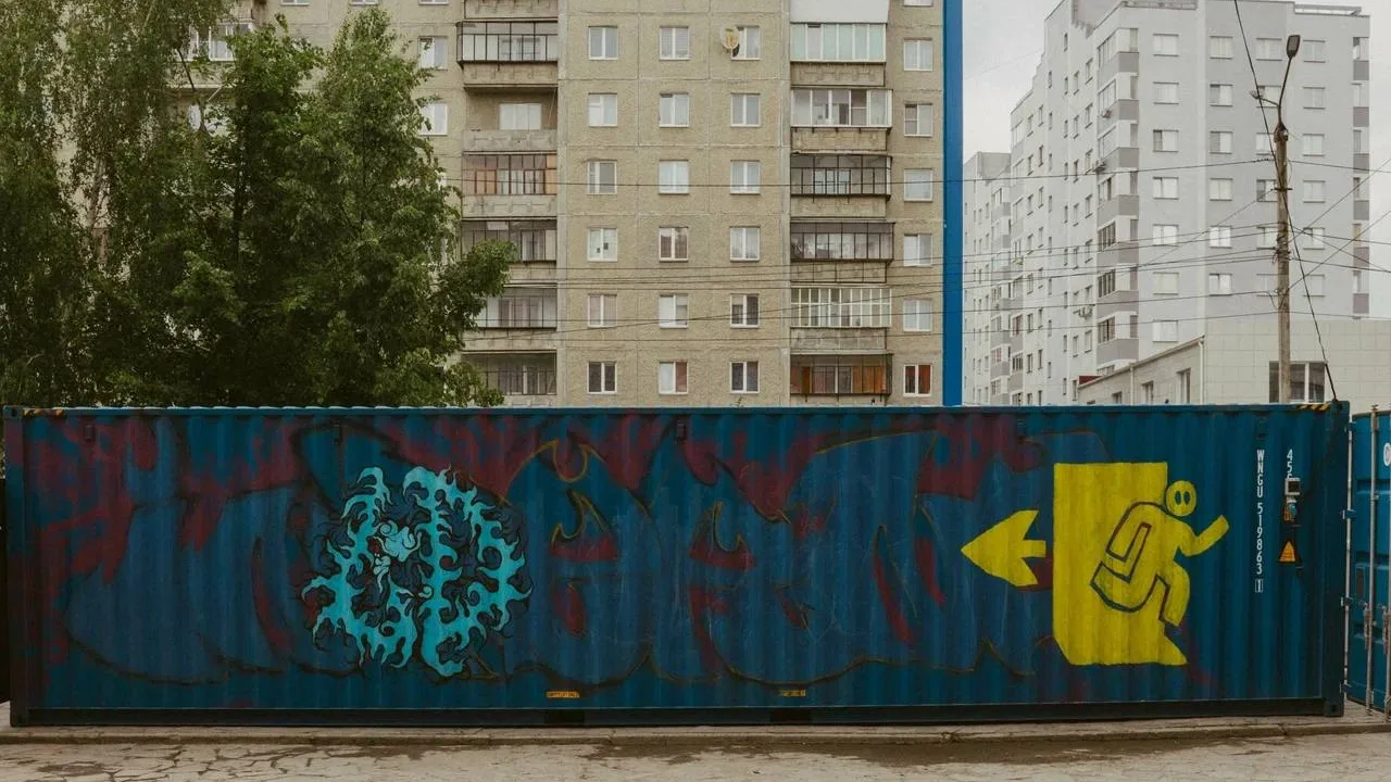 Выставку современного искусства в морском контейнере открыли в Челябинской области