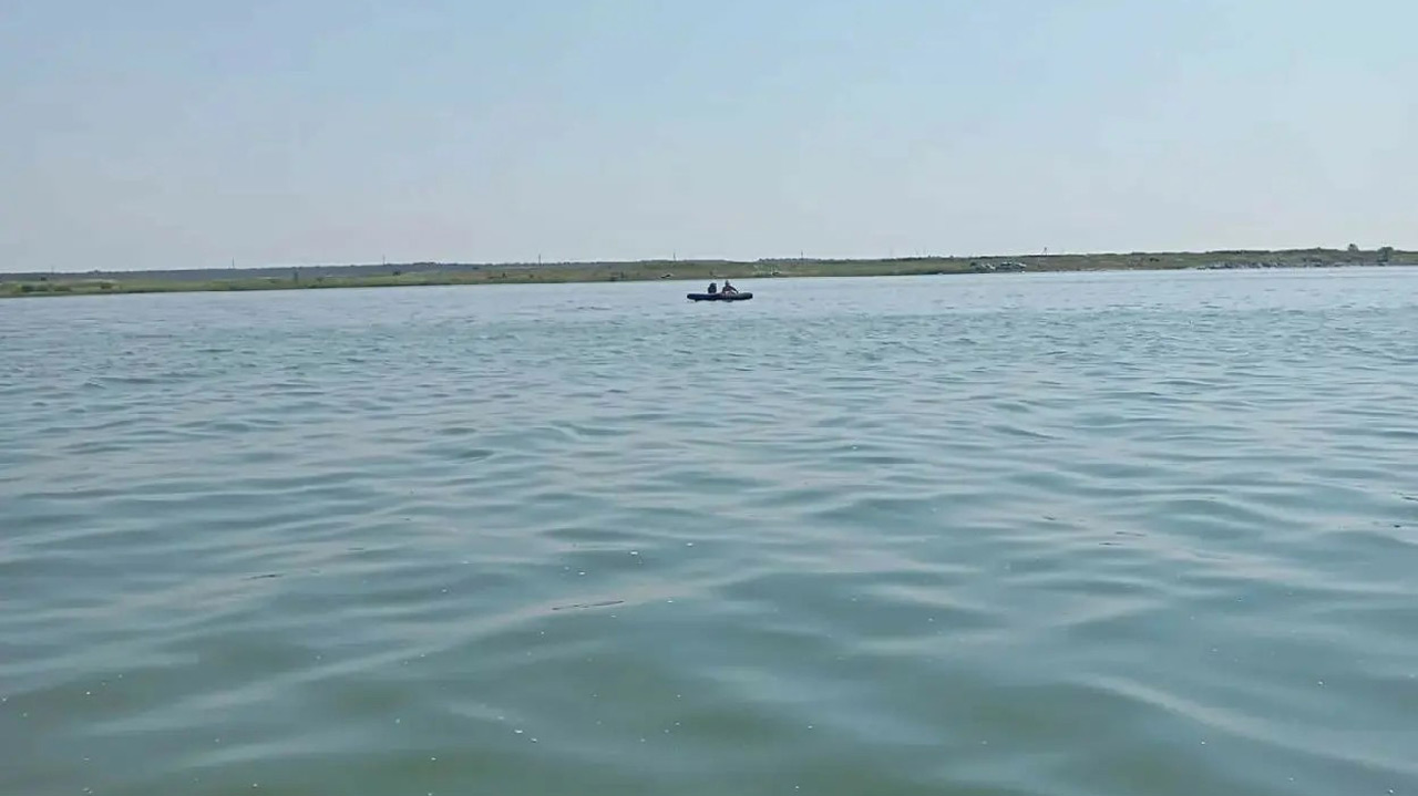 Под Челябинском спасли двух девушек, которых унесло течением на надувном матрасе