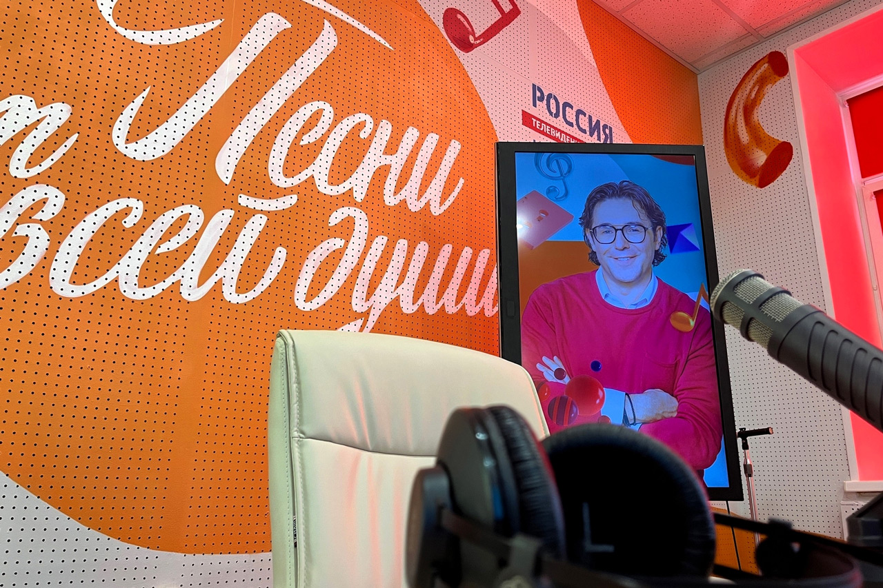 Первый эфир с народными ведущими пройдет на радио "Песни от всей души" в Челябинске