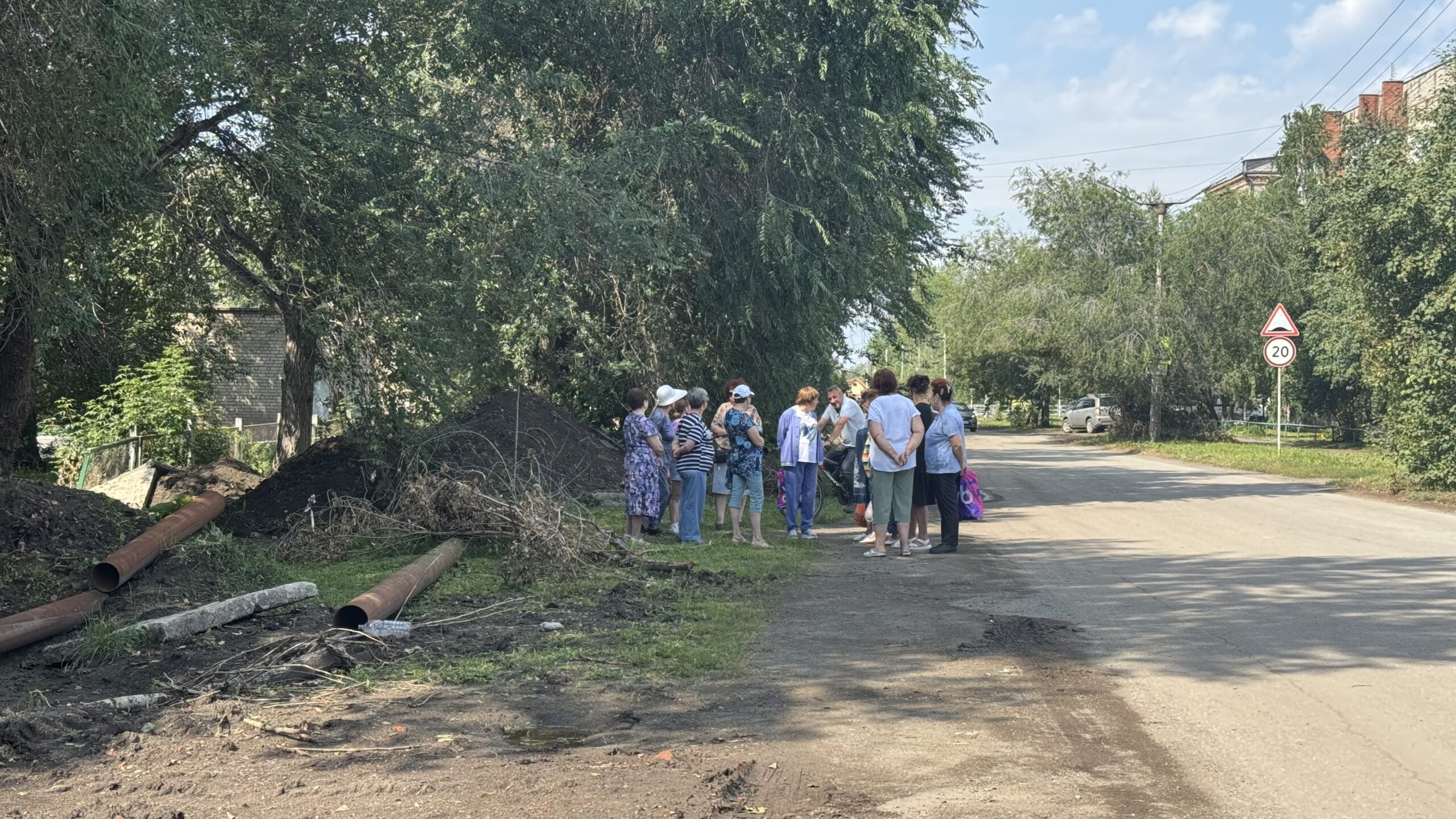 Больше трех месяцев без горячей воды сидят жители поселка Потанино Больше трех месяцев без горячей воды сидят жители поселка Потанино