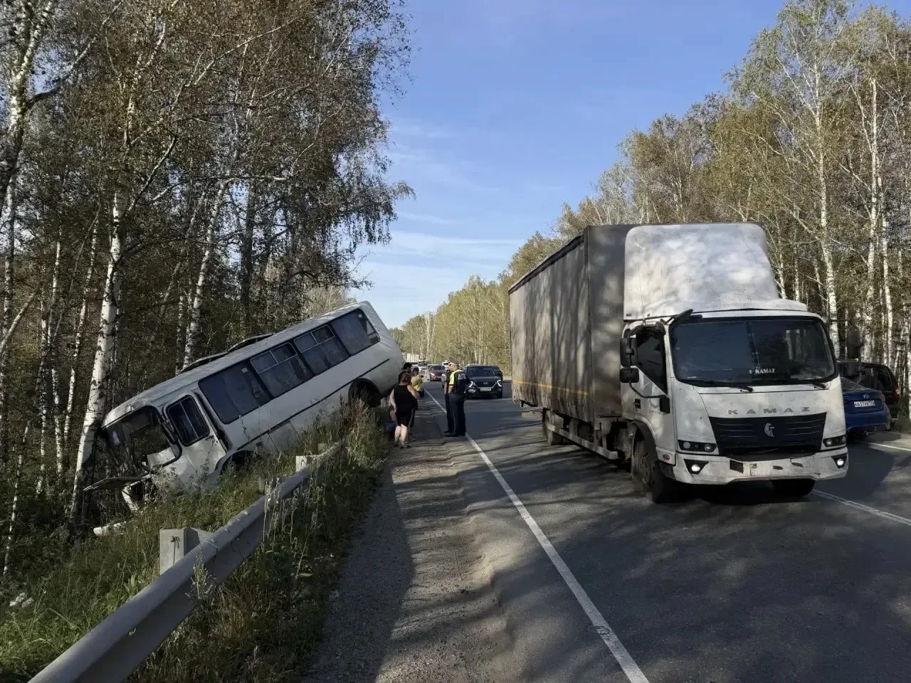 Отлетело колесо: в Челябинской области ПАЗик с пассажирами вылетел в кювет Отлетело колесо: в Челябинской области ПАЗик с пассажирами вылетел в кювет