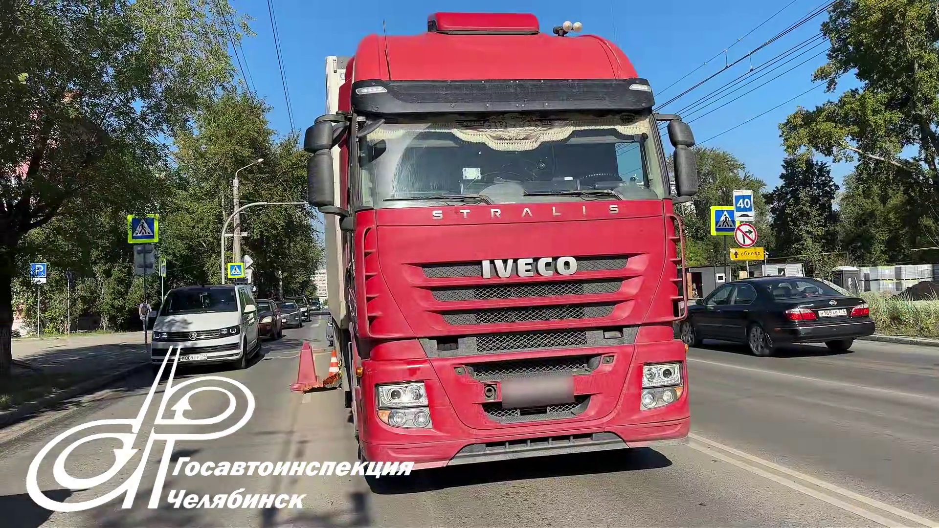 В Челябинске грузовик насмерть сбил женщину