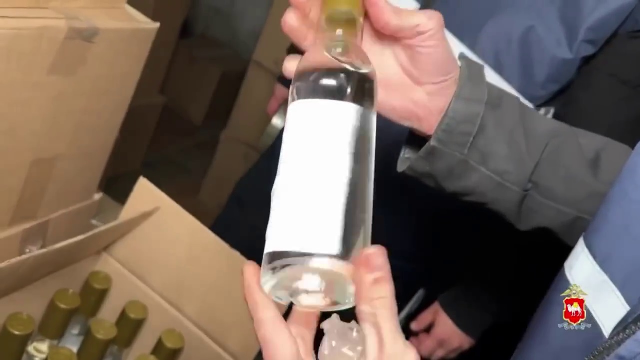 Двух жителей Челябинской области уличили в производстве контрафактного алкоголя на 1,2 млн рублей
