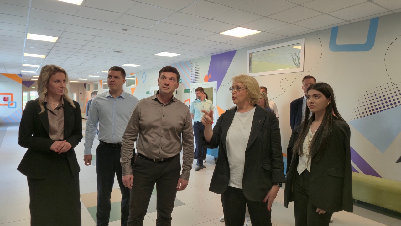 Готовность школ к новому учебному году проверяют в Челябинске Готовность школ к новому учебному году проверяют в Челябинске