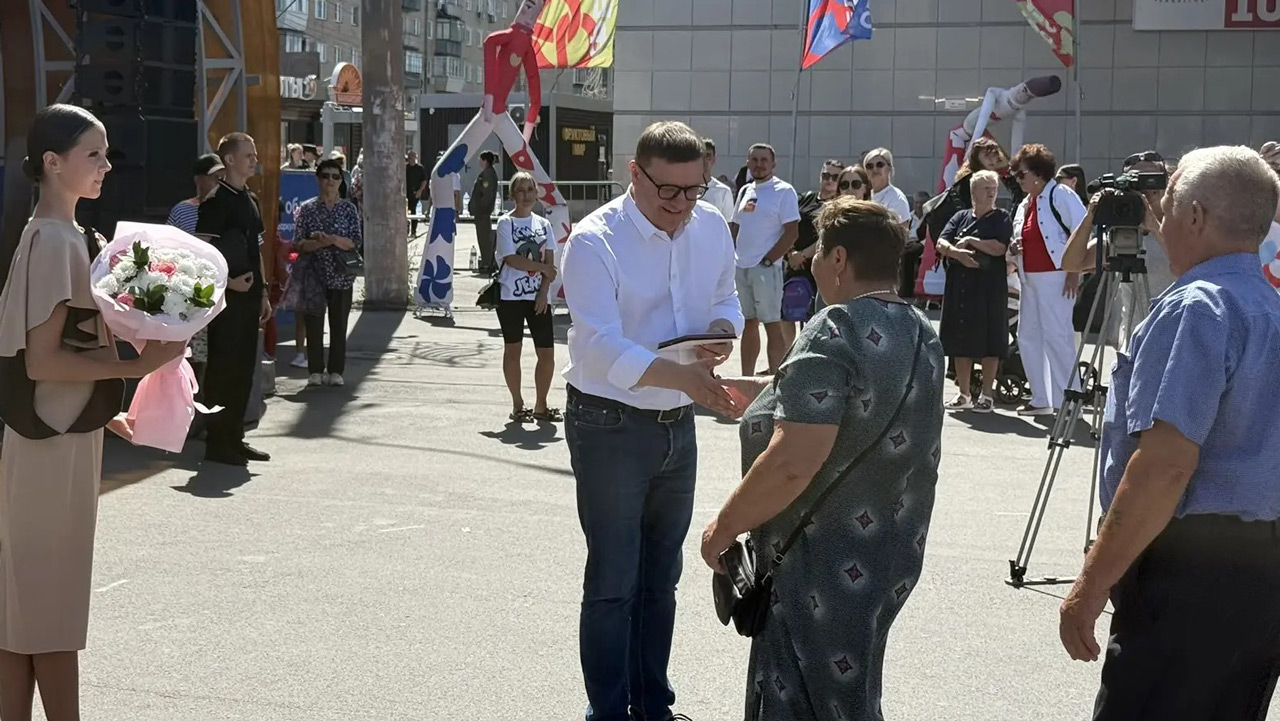 Губернатор провел личный прием и посетил новый детский сад в Копейске Губернатор провел личный прием и посетил новый детский сад в Копейске
