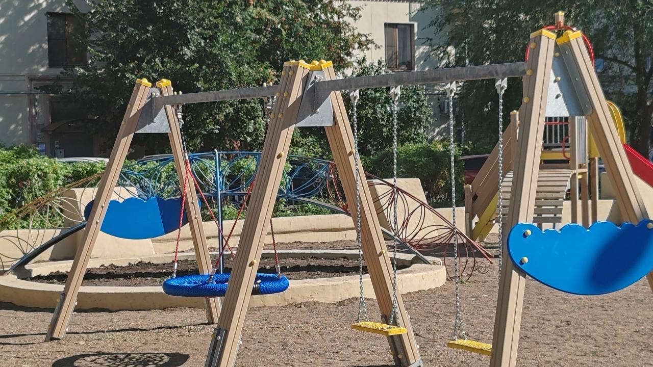 Новая спортивная и детская площадки появились в Магнитогорске Новая спортивная и детская площадки появились в Магнитогорске