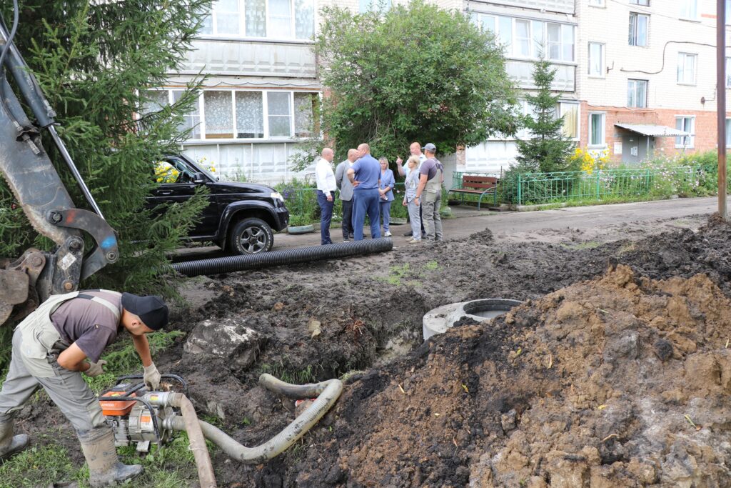 Очистные сооружения и 16-километровый газопровод строят в Сосновском округе