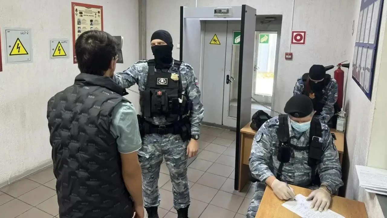 Почти 1,5 тысячи мигрантов выдворили из Челябинской области Почти 1,5 тысячи мигрантов выдворили из Челябинской области