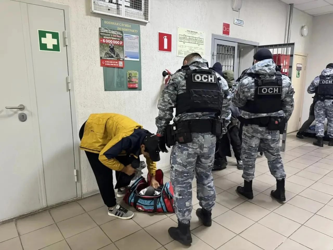 Девятнадцать мигрантов-нарушителей отправились домой из Челябинской области Девятнадцать мигрантов-нарушителей отправились домой из Челябинской области