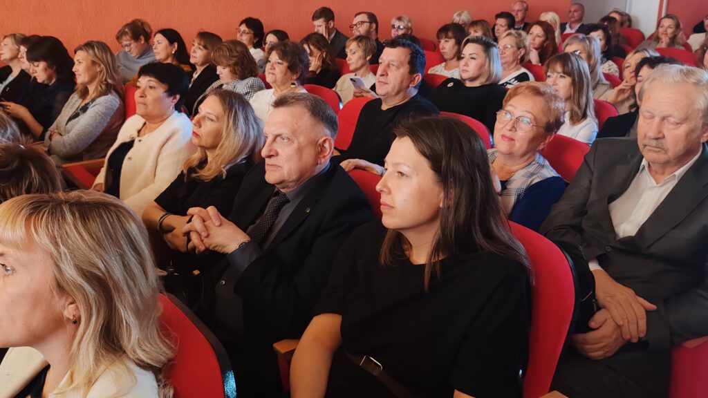 В Магнитогорске поздравили учителей с профессиональным праздником