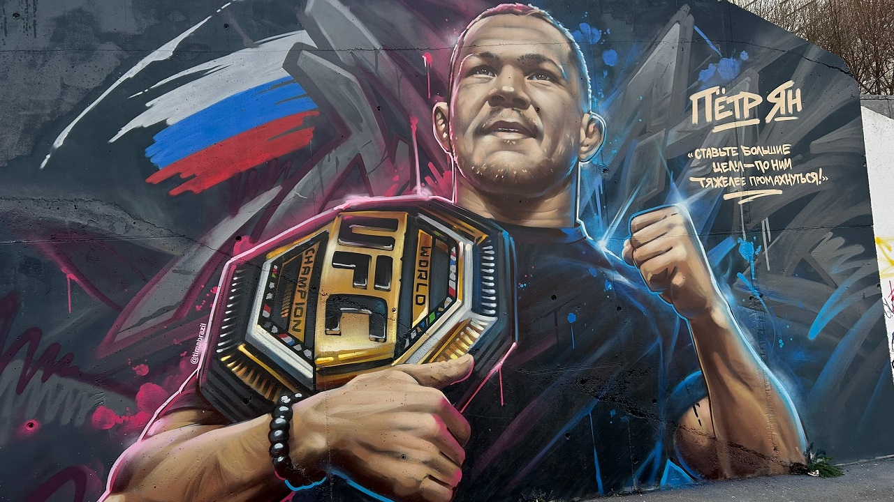 Огромный граффити-портрет бойца UFC Петра Яна появился в Челябинске