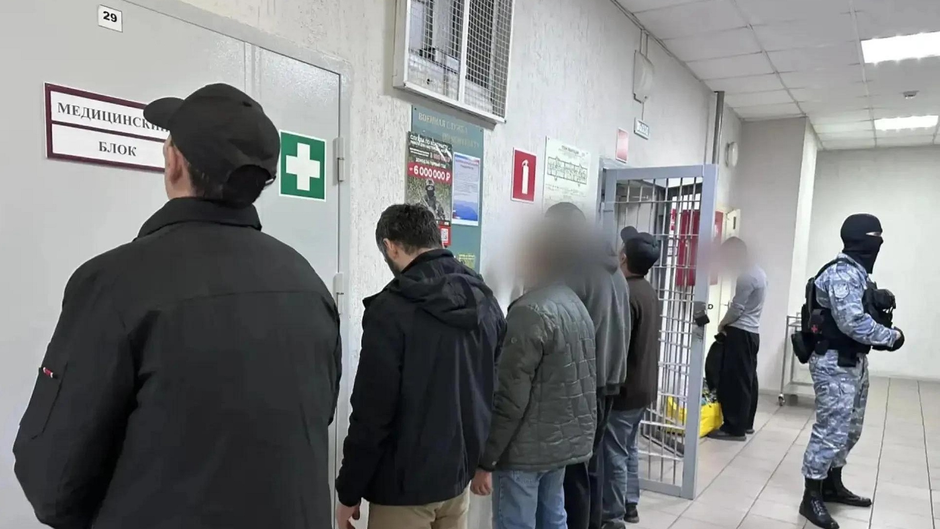 Из Челябинской области выдворили 21 мигранта за день