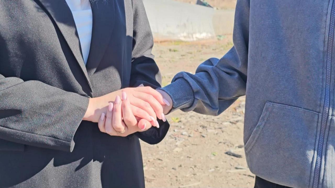 Школьник из Челябинска перенес 15 операций на руке после летней подработки