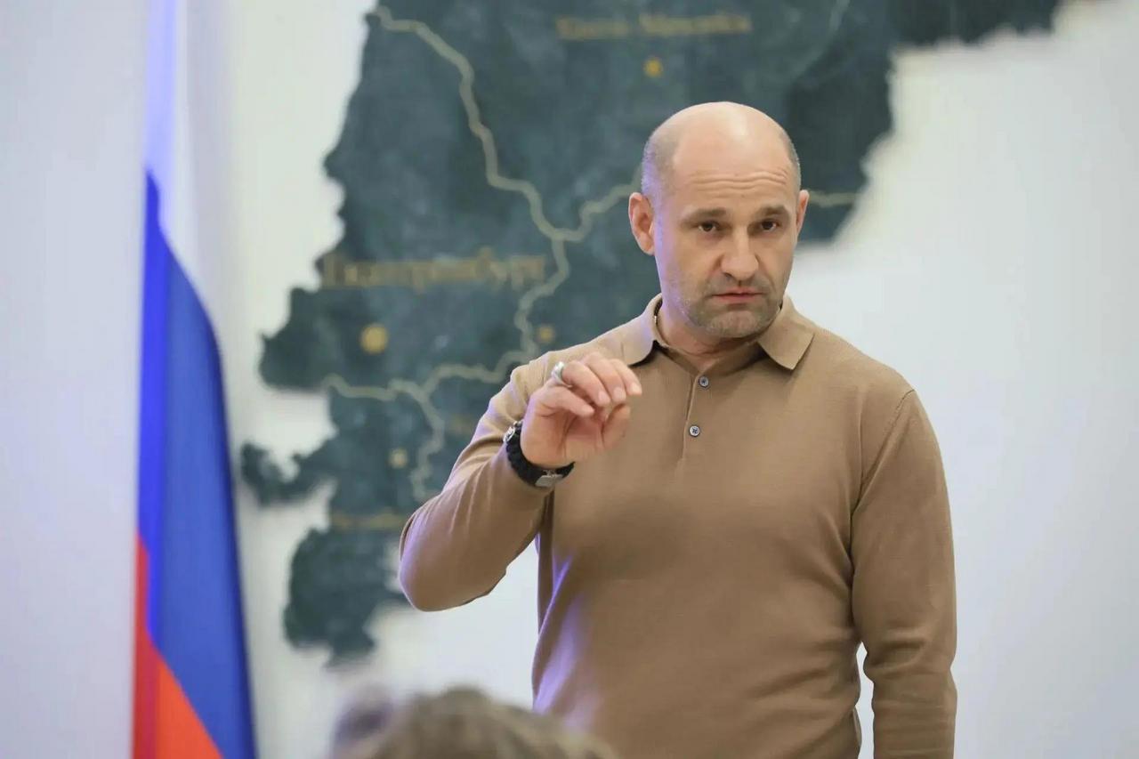 Полпред Артем Жога рассказал молодежи о карьерных перспективах в УрФО