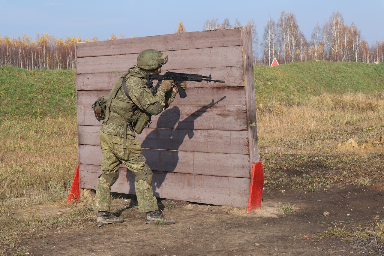 На учениях в Челябинской области военным из Индии показали способы борьбы с БПЛА На учениях в Челябинской области военным из Индии показали способы борьбы с БПЛА