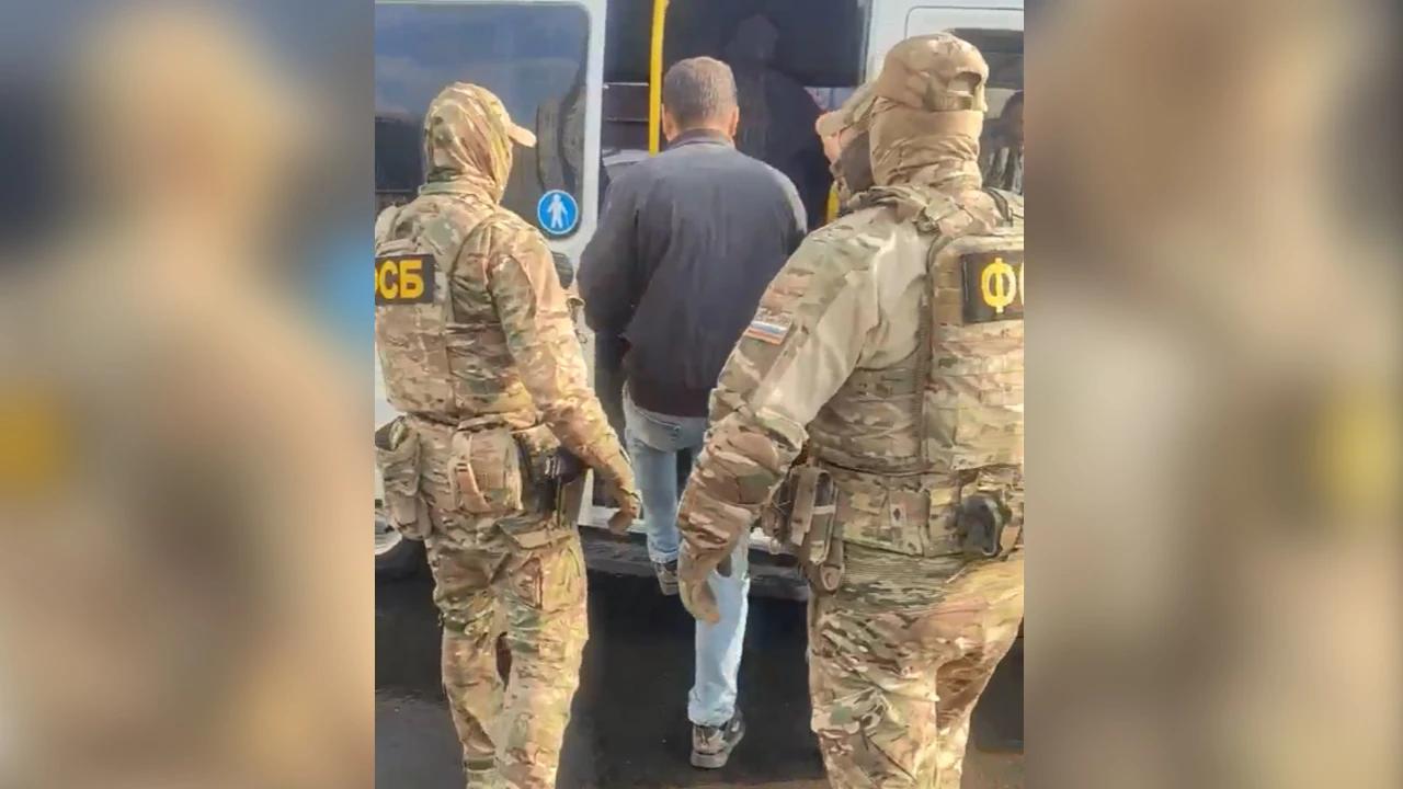 Бизнесмена задержали за подкуп сотрудника аэропорта Челябинска Бизнесмена задержали за подкуп сотрудника аэропорта Челябинска
