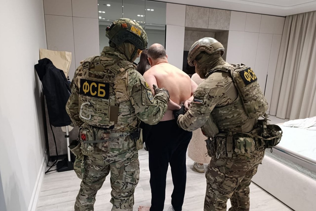 ФСБ задержала члена крупной банды, которая занималась вымогательством в Челябинске